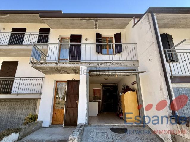 Villetta a schiera in vendita di 80 m² in Viale dei Pini, 24