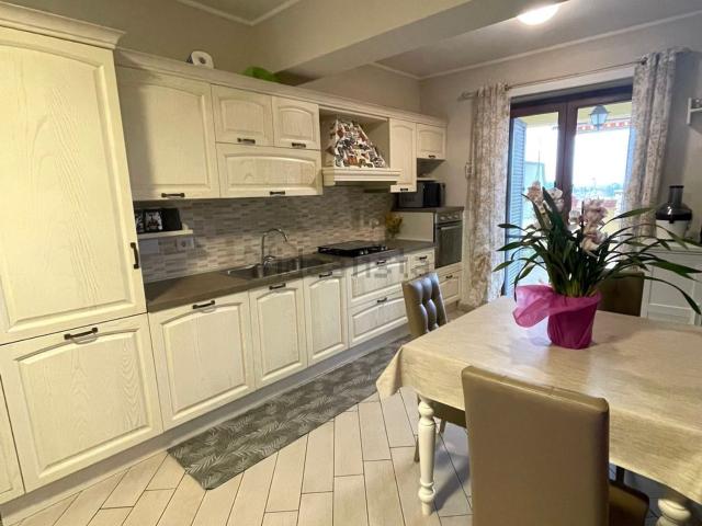 Villetta a schiera in vendita di 81 m² in Via dei Gerani, 19