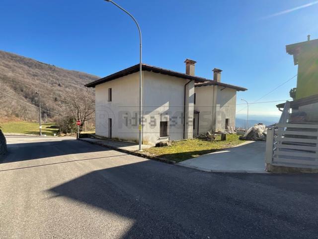 Villetta a schiera in vendita di 87 m² in Frazione Masarolis, 67