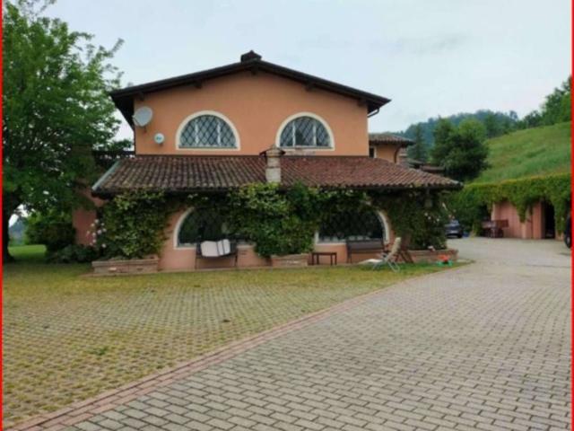 Villetta a schiera in vendita di 846 m² in Località Villa Monterosso