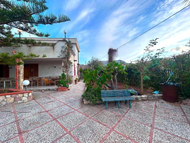 Villetta a schiera in vendita di 85 m² in Strada Portella Daino
