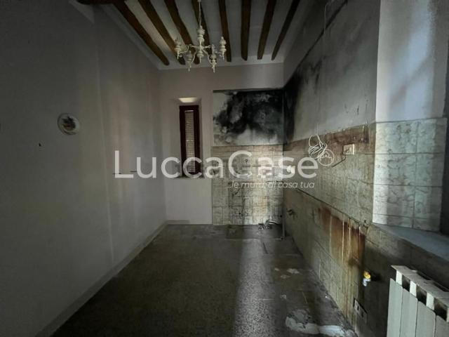 Villetta a schiera in vendita di 85 m² in Via del Burlamacco, 124