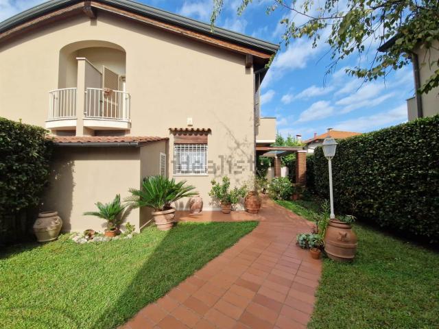 Villetta a schiera in vendita di 85 m² in Via Romana Ovest