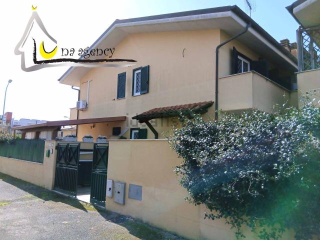 Villetta a schiera in vendita di 85 m² in Via Rubicone, 17
