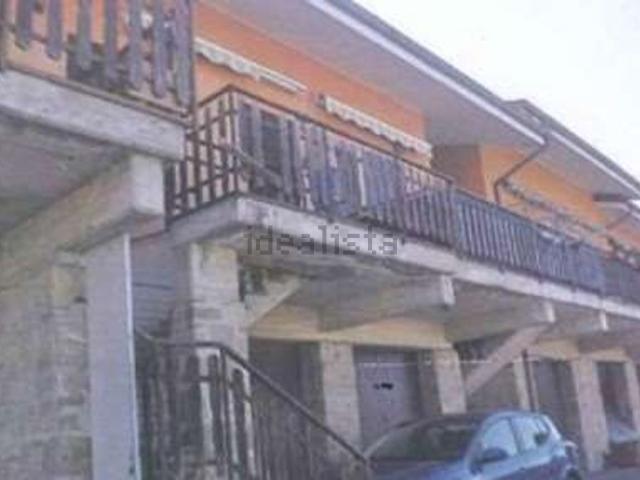 Villetta a schiera in vendita di 86 m² in Via Giardini Sud