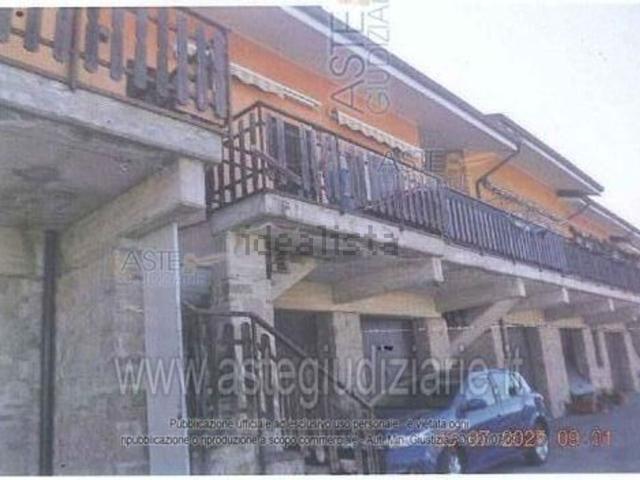 Villetta a schiera in vendita di 86 m² in Via Giardini Sud