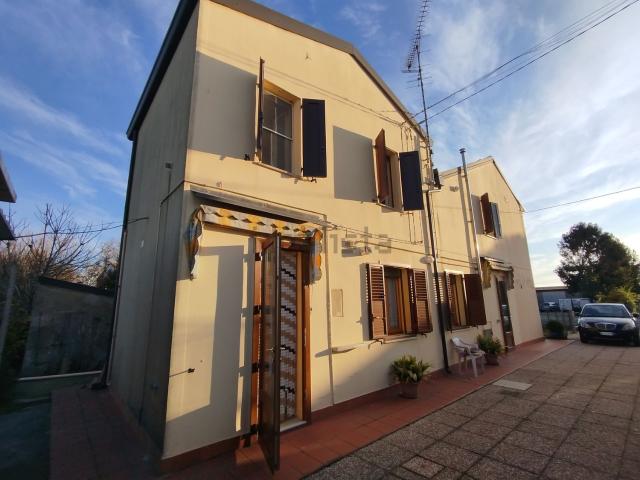 Villetta a schiera in vendita di 88 m² in Via Ferrara, 12