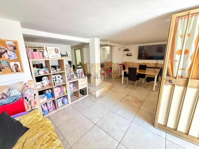 Villetta a schiera in vendita di 93 m² in Via delle Margherite, 13