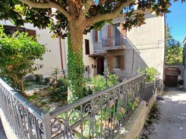 Villetta a schiera in vendita di 90 m² in Frazione Frattuccia, 22