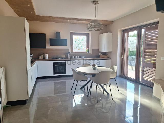 Villetta a schiera in vendita di 90 m² in Via Vingone