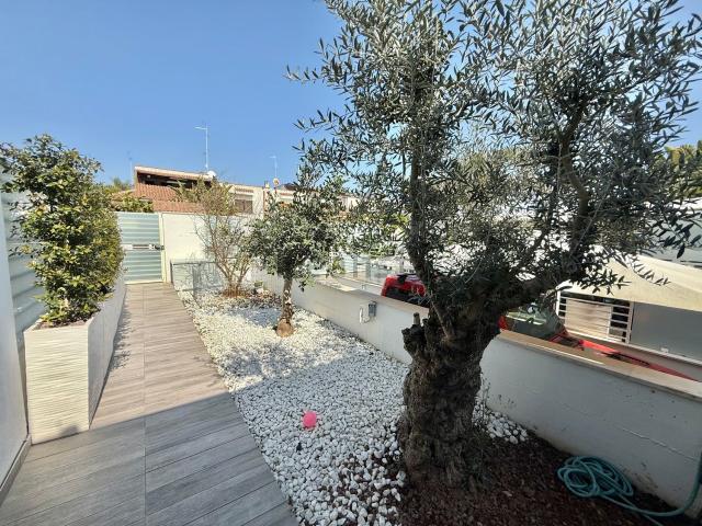 Villetta a schiera in vendita di 90 m² in Via Caracciolo, 27