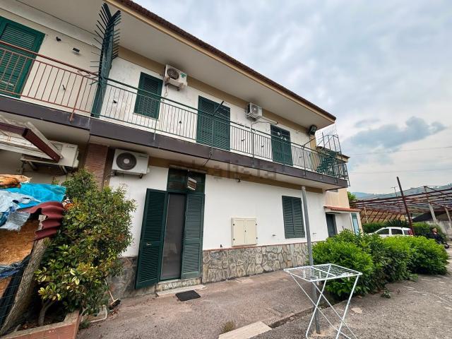 Villetta a schiera in vendita di 90 m² in Via Carrara D&apos amora