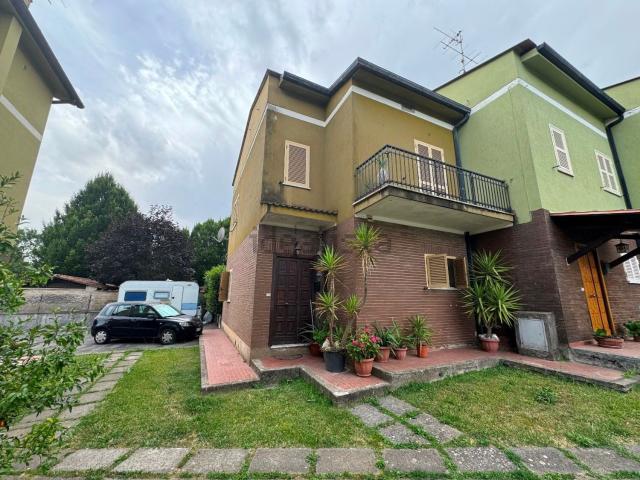 Villetta a schiera in vendita di 90 m² in Via Degli Astronauti