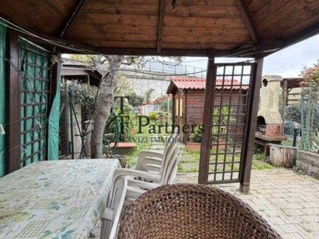 Villetta a schiera in vendita di 90 m² in Via Limite, 14