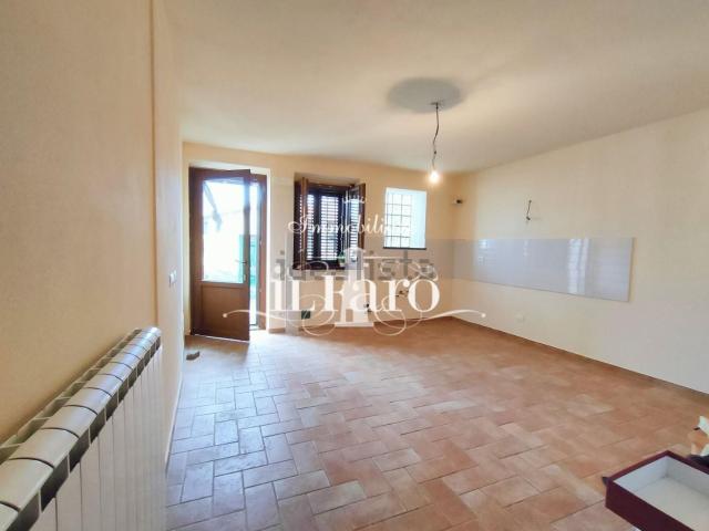 Villetta a schiera in vendita di 97 m² in Via del Cantone, 29