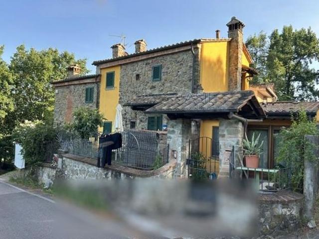 Villetta a schiera in vendita di 94 m² in Via della Nievole