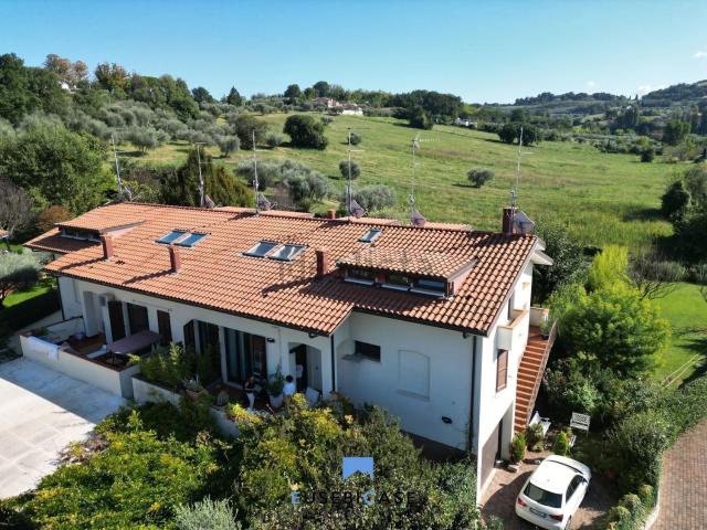 Villetta a schiera in vendita di 98 m² in Via Santa Cristina, 12