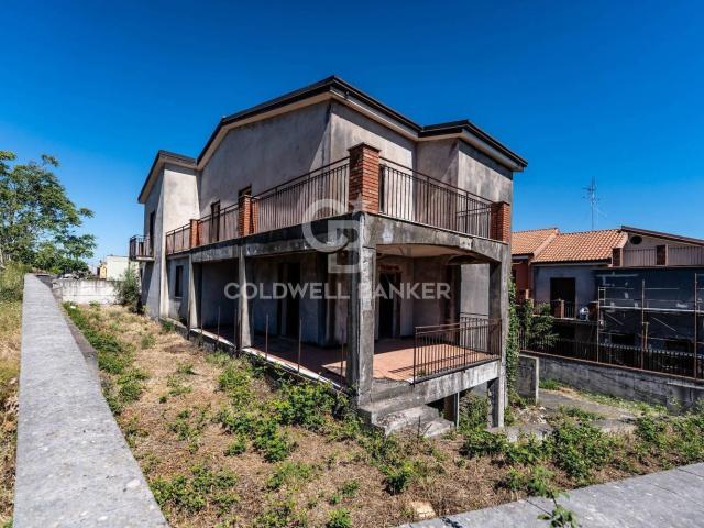 Villetta a schiera in vendita di 10000 m² in Via Vincenzo Bellini, 11