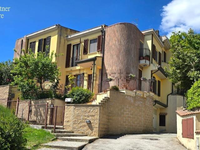 Villetta a schiera in vendita di 100 m² in Via della Madonnina, 30