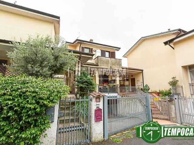 Villetta a schiera in vendita di 100 m² in Via F. Petrarca