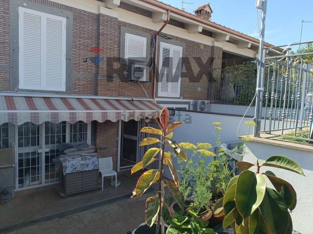Villetta a schiera in vendita di 100 m² in Via Foglia, 3