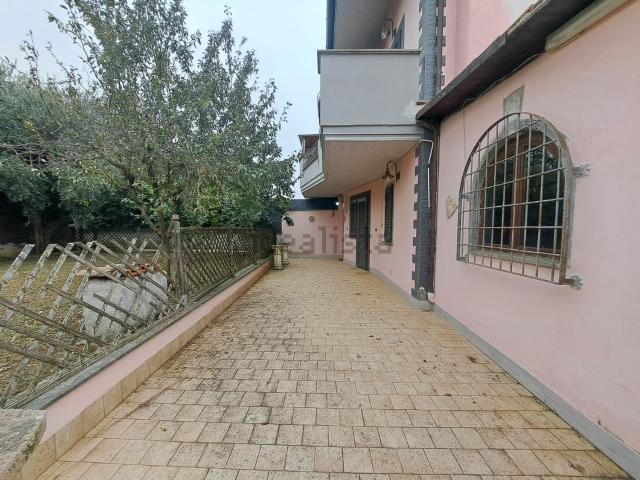 Villetta a schiera in vendita di 100 m² in Via Fausto Gullo