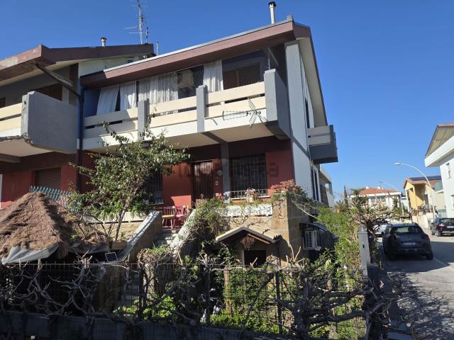 Villetta a schiera in vendita di 100 m² in Via Figlia di Iorio, 47