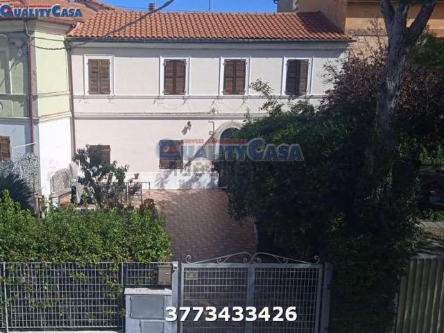 Villetta a schiera in vendita di 100 m² in Via Flaminia, 551