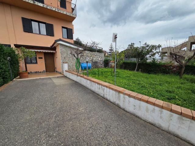 Villetta a schiera in vendita di 100 m² in Via Panoramica, 21