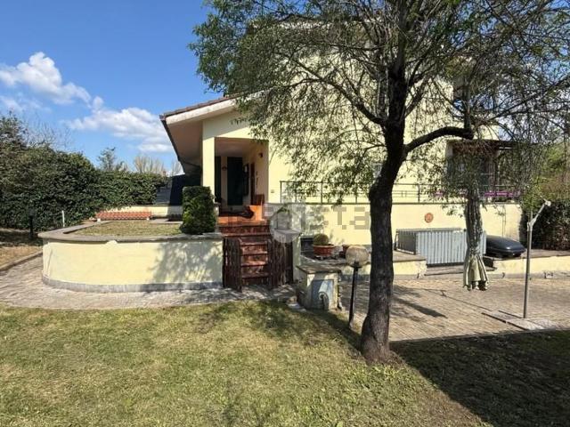Villetta a schiera in vendita di 100 m² in Via Provinciale Capena Rignano Flaminio, 24