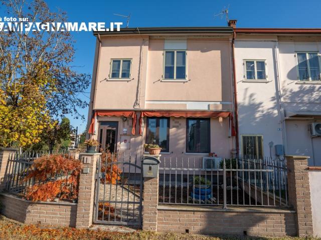 Villetta a schiera in vendita di 100 m² in Via Repubblica, 10