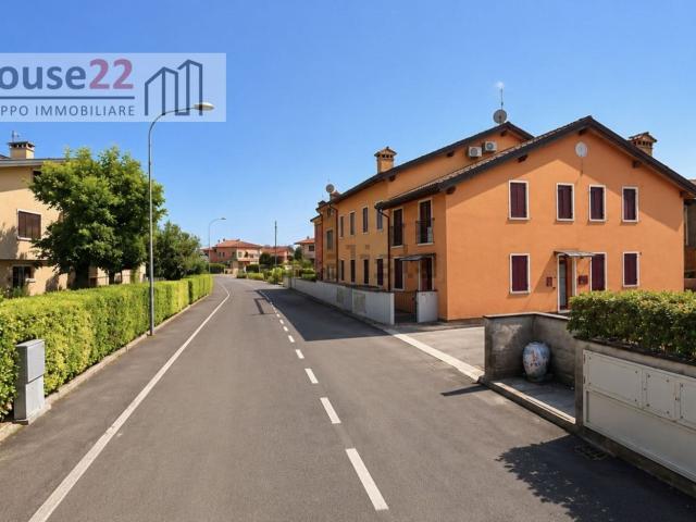 Villetta a schiera in vendita di 100 m² in Via Tomasina, 451