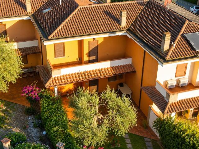 Villetta a schiera in vendita di 100 m² in Località Olia Speciosa