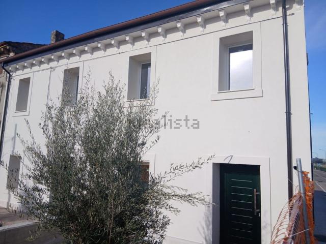 Villetta a schiera in vendita di 100 m² in Piazza Vittorio Veneto