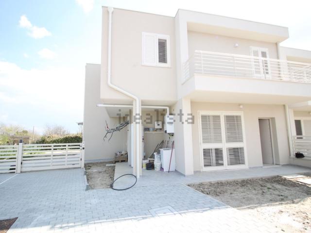 Villetta a schiera in vendita di 100 m² in Strada Fattoria Crespi