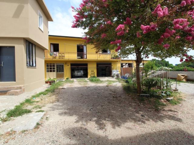 Villetta a schiera in vendita di 101 m² in Via Trento, 66