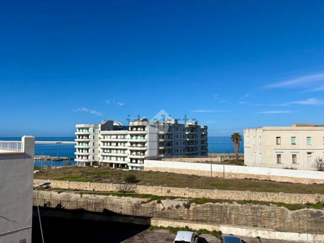 Villetta a schiera in vendita di 102 m² in Via Casarano, 13