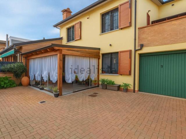 Villetta a schiera in vendita di 104 m² in Via Antonio Lombardo
