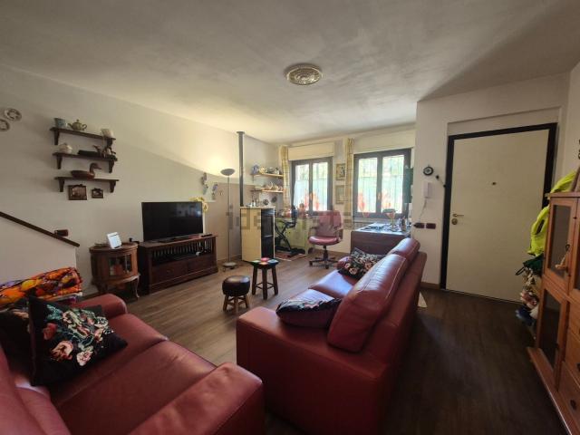 Villetta a schiera in vendita di 104 m² in Via Luchino Visconti