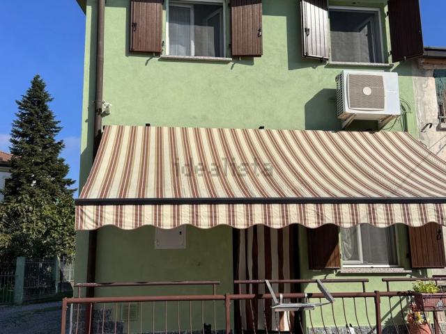 Villetta a schiera in vendita di 105 m² in Via Giuseppe Garibaldi, 117