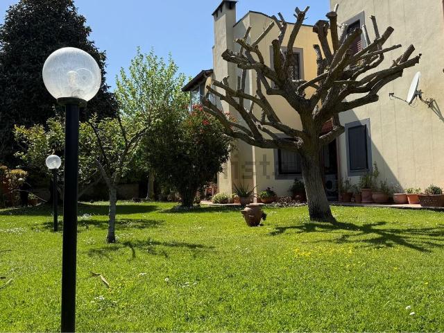 Villetta a schiera in vendita di 105 m² in Via Rieti, 12