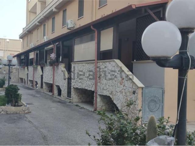 Villetta a schiera in vendita di 106 m² in Via Egnazia, 19