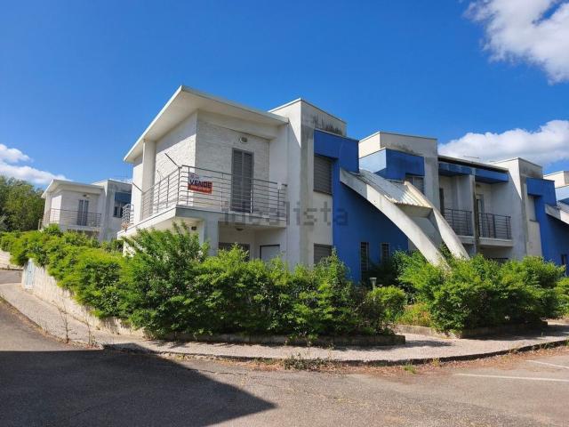 Villetta a schiera in vendita di 106 m² in Via Mario Sironi, 361