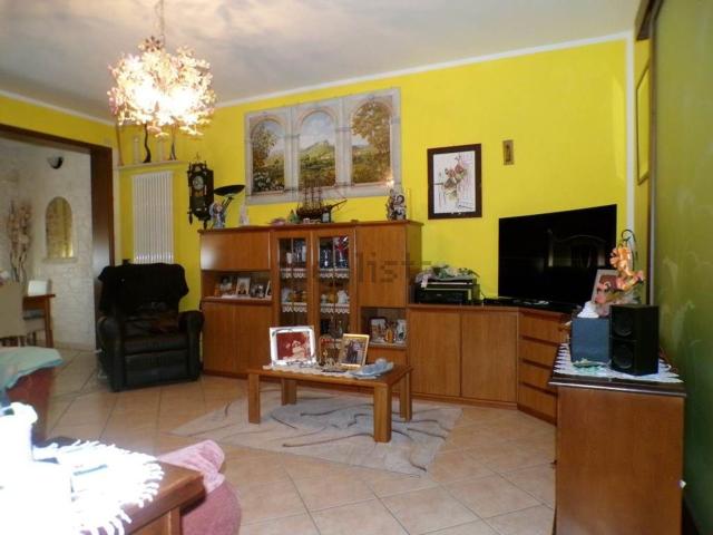 Villetta a schiera in vendita di 106 m² in Via Marzabotto, 42