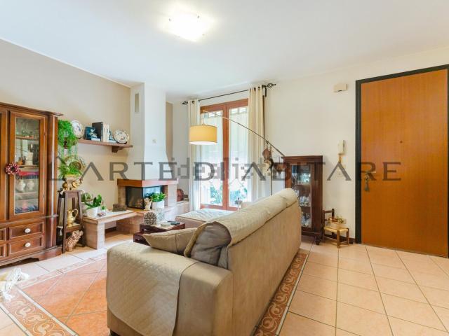 Villetta a schiera in vendita di 107 m² in Via Volpera, 1