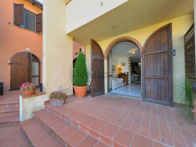 Villetta a schiera in vendita di 109 m² in Via Massetana Nord, 2