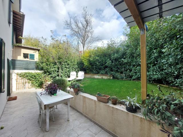 Villetta a schiera in vendita di 109 m² in Via staffolani