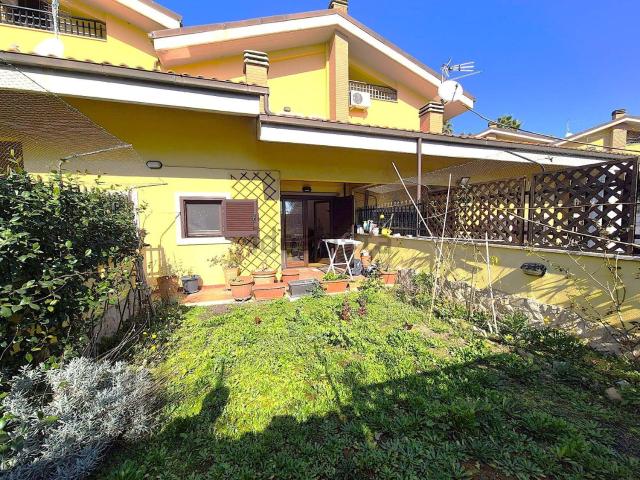 Villetta a schiera in vendita di 110 m² in Via Giulio Venzi, 24