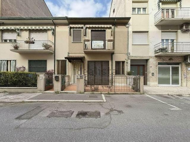 Villetta a schiera in vendita di 110 m² in Via Giovanni Corrao