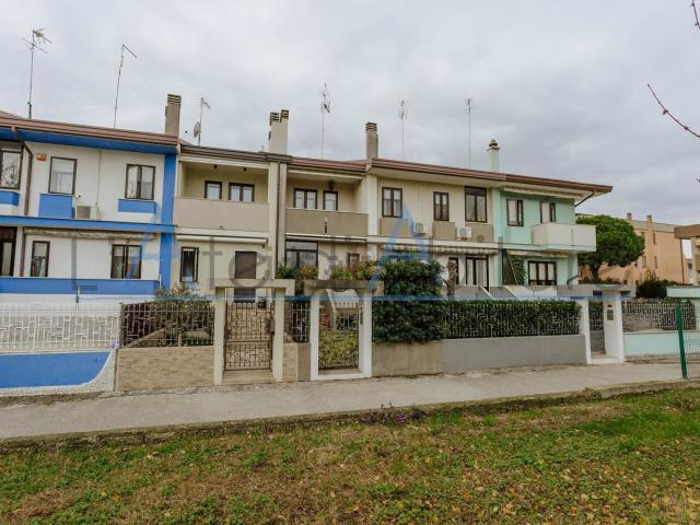 Villetta a schiera in vendita di 110 m² in Via Giovanni da Verrazzano
